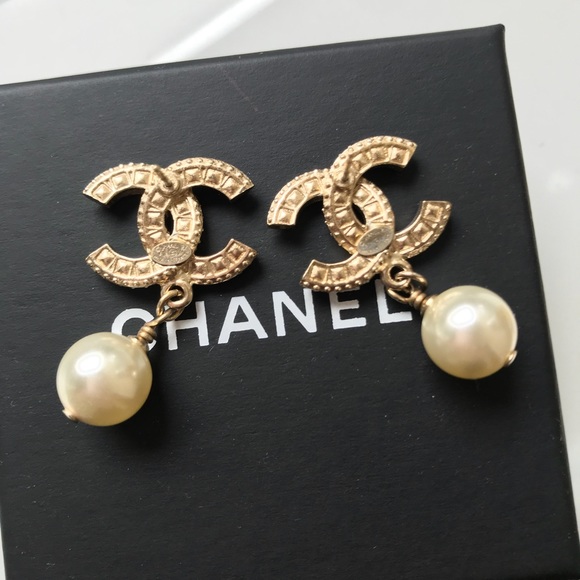 ⛔️❌SOLD❌⛔️CHANEL classic double C logo with pearls - Picture 8 of 8